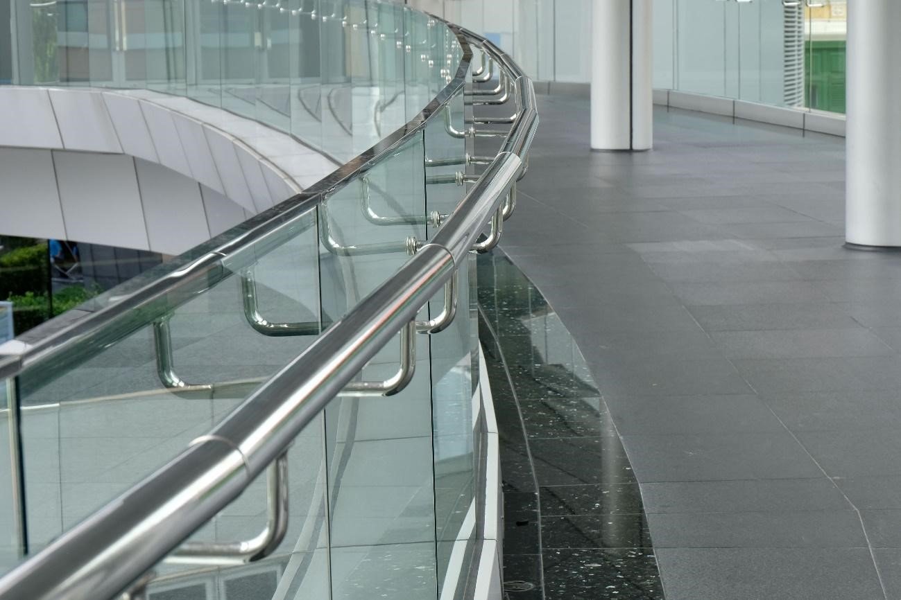 Acabamento superficial em aço inox