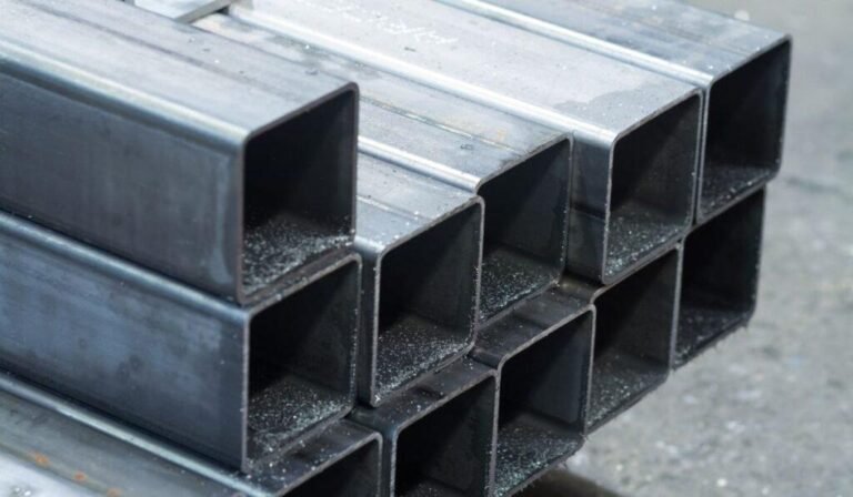 Desgaste em bombas e válvulas industriais: A Cavitação e como a escolha da liga correta resolve esse problema