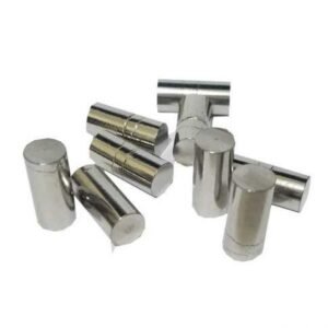 Imagem de peça metálica em aço cromo com acabamento bruto, evidenciando resistência e qualidade na fundição de ligas especiais da Fultec Inox.